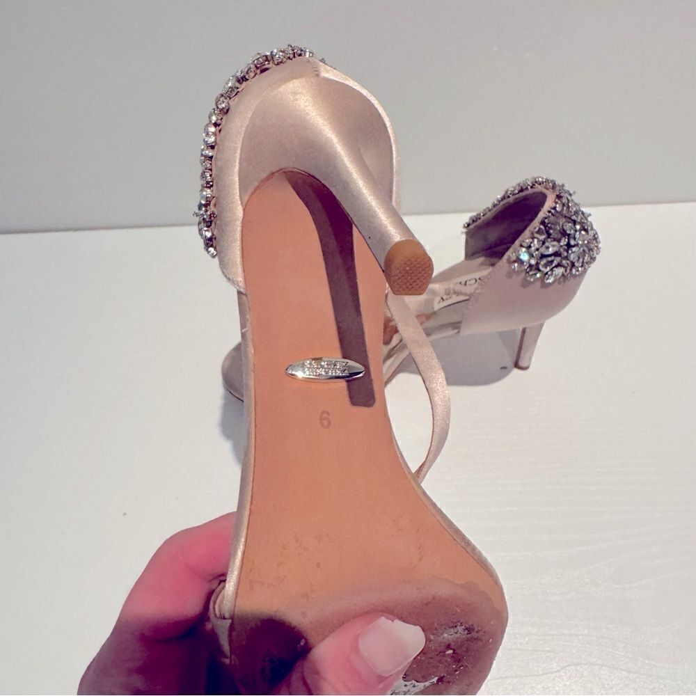Badgley Mischka - Pauline Pump Heel Light Pink Rhinestones Size 6 Women’s - Picture 5 of 7